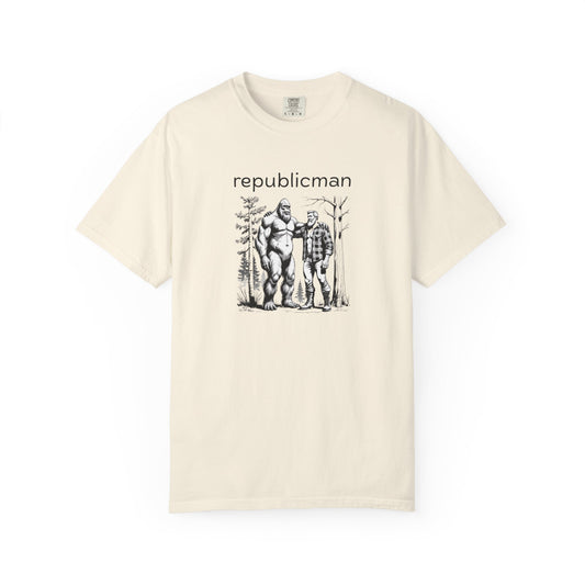 T-Shirt: Republicman Sasquatch Buddy